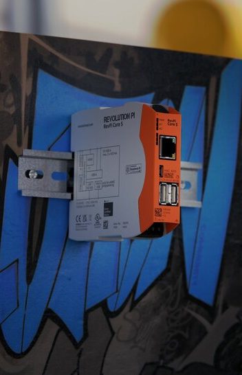 csm_revpi-core-card_d969edad71