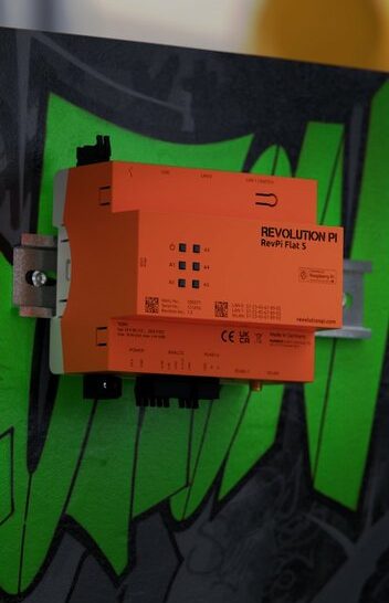 csm_revpi-flat-card_847e90c218